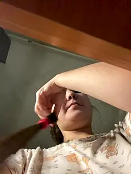 Var Kiss online show from December 2025 04:58:01 PM