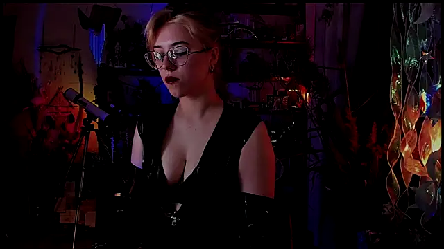 Snapshot of Scarlett_Wanner chatting on December 2024 08:18:01 PM Scarlett Wanner online show from December 2024 08:18:01 PM