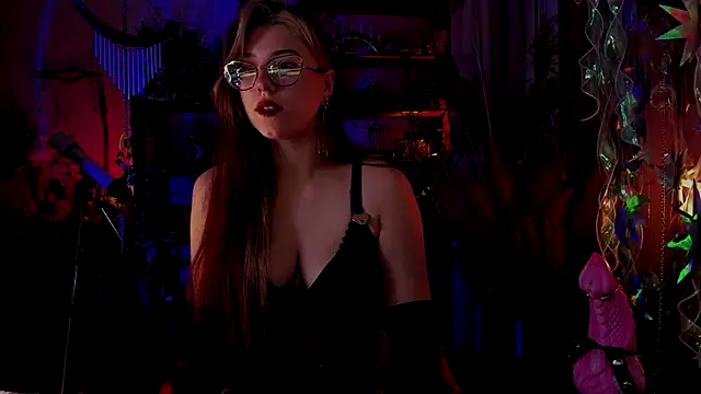 Snapshot of Scarlett_Wanner chatting on December 2024 06:41:02 PM Scarlett Wanner online show from December 2024 06:41:02 PM