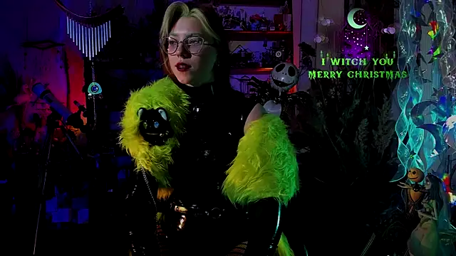 Snapshot of Scarlett_Wanner chatting on December 2024 08:00:01 PM Scarlett Wanner online show from December 2024 08:00:01 PM