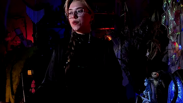 Snapshot of Scarlett_Wanner chatting on January 2025 07:49:02 PM Scarlett Wanner online show from January 2025 07:49:02 PM