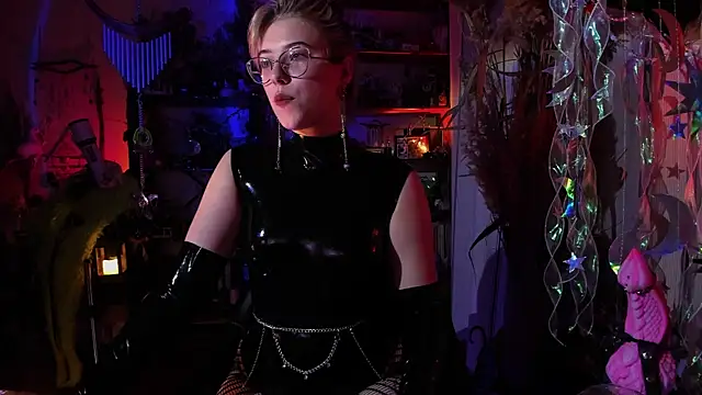 Snapshot of Scarlett_Wanner chatting on January 2025 08:15:01 PM Scarlett Wanner online show from January 2025 08:15:01 PM