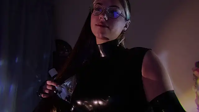 Snapshot of Scarlett_Wanner chatting on November 2025 08:10:01 PM Scarlett Wanner online show from November 2025 08:10:01 PM