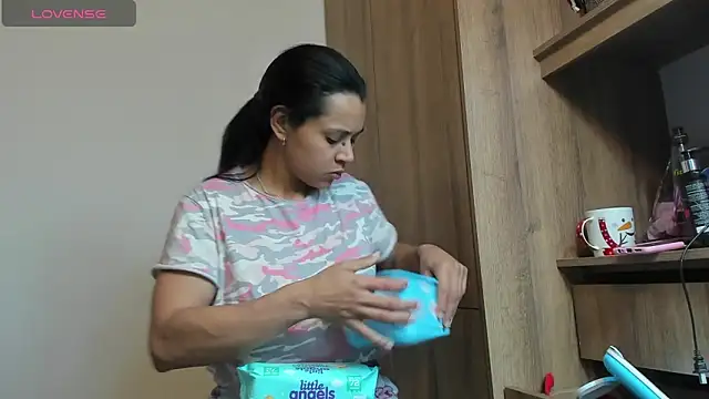 Snapshot of Bessie32 chatting on March 2025 12:37:01 PM Bessie32 online show from March 2025 12:37:01 PM