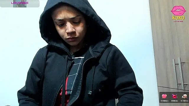 Snapshot of Bessie32 chatting on November 2025 09:23:01 AM Bessie32 online show from November 2025 09:23:01 AM