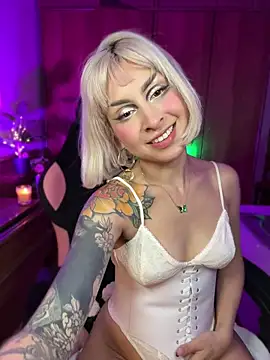 Cinamoonn online show from May 2026 11:47:01 PM