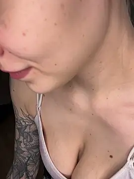  D Love  online show from December 2024 04:04:01 PM