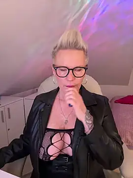Snapshot of German_Milf chatting on April 2026 12:32:01 PM German Milf online show from April 2026 12:32:01 PM