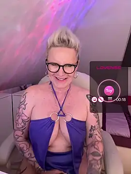 Snapshot of German_Milf chatting on April 2026 01:13:01 PM German Milf online show from April 2026 01:13:01 PM