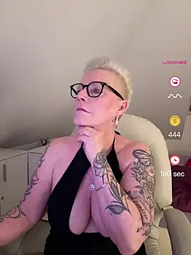 Snapshot of German_Milf chatting on May 2026 02:45:01 PM German Milf online show from May 2026 02:45:01 PM