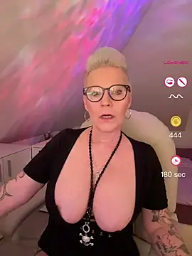 Snapshot of German_Milf chatting on May 2026 01:06:01 PM German Milf online show from May 2026 01:06:01 PM