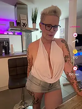 Snapshot of German_Milf chatting on May 2026 01:08:01 PM German Milf online show from May 2026 01:08:01 PM