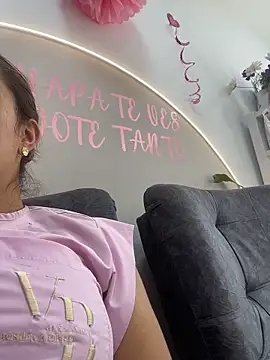 daniela henao online show from May 2026 04:37:01 PM