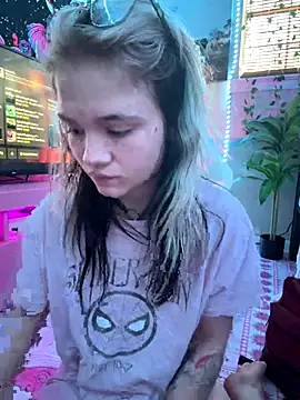 Snapshot of Cutiepiespanks chatting on September 2025 04:40:02 PM Cutiepiespanks online show from September 2025 04:40:02 PM