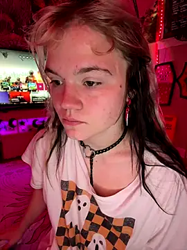 Snapshot of Cutiepiespanks chatting on October 2025 11:33:02 AM Cutiepiespanks online show from October 2025 11:33:02 AM