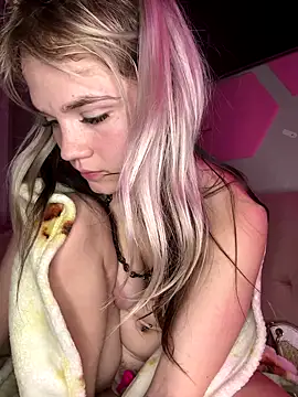 Snapshot of Cutiepiespanks chatting on November 2025 08:58:02 AM Cutiepiespanks online show from November 2025 08:58:02 AM