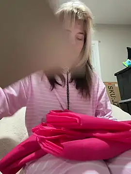 Snapshot of Cutiepiespanks chatting on February 2026 04:33:01 AM Cutiepiespanks online show from February 2026 04:33:01 AM