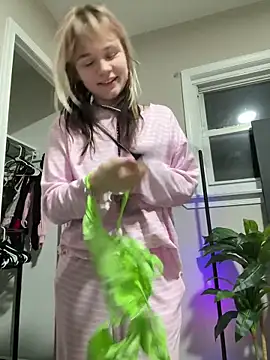 Snapshot of Cutiepiespanks chatting on February 2026 04:00:02 AM Cutiepiespanks online show from February 2026 04:00:02 AM