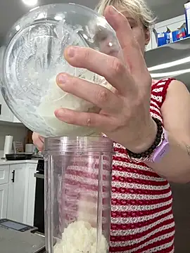 Cutiepiespanks online show from May 2026 09:43:01 PM