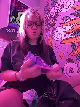 Cutiepiespanks online show from May 2026 09:01:02 PM