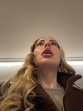 EmaSalis online show from February 2026 08:18:01 AM