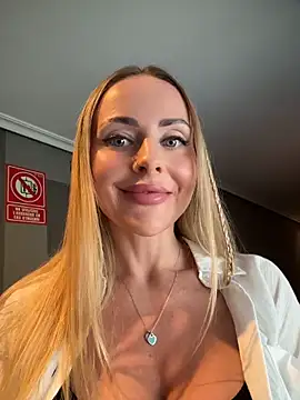 EmaSalis online show from May 2026 03:53:02 PM