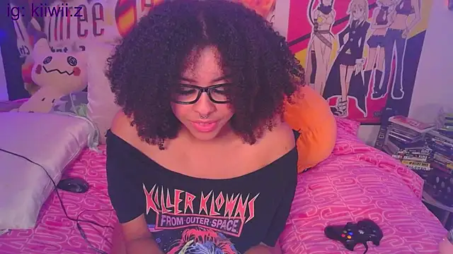 Snapshot of N1NT3NDH03 chatting on February 2025 04:33:01 AM N1NT3NDH03 online show from February 2025 04:33:01 AM