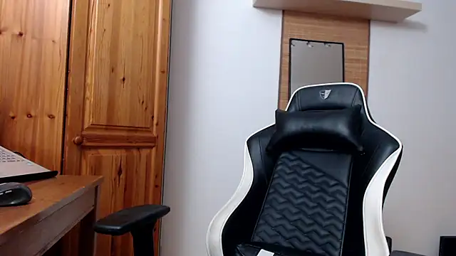 Lisakisss online show from January 2025 06:45:02 PM