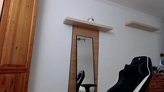 Lisakisss online show from March 2025 07:57:02 AM