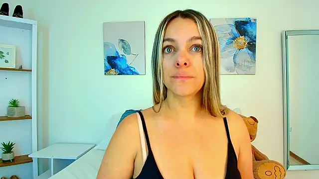 Isabella Harley online show from March 2026 01:37:01 PM