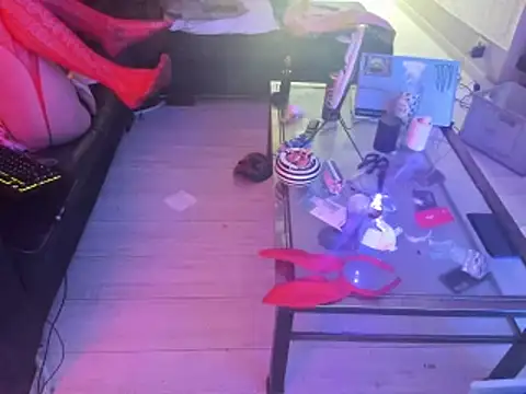 slankecrosdresser online show from February 2025 09:32:02 AM