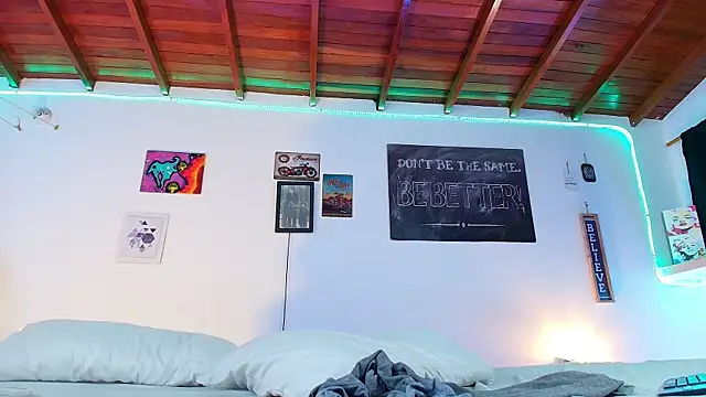 Snapshot of RyanCarter_ chatting on February 2025 05:39:02 PM RyanCarter online show from February 2025 05:39:02 PM