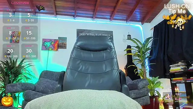 Snapshot of RyanCarter_ chatting on October 2025 03:35:02 PM RyanCarter online show from October 2025 03:35:02 PM