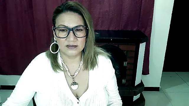 Snapshot of yayita_mature chatting on February 2025 02:02:01 PM yayita mature online show from February 2025 02:02:01 PM