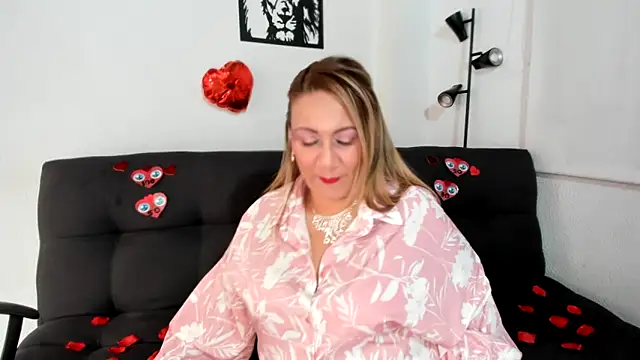 Snapshot of yayita_mature chatting on February 2026 03:53:02 PM yayita mature online show from February 2026 03:53:02 PM