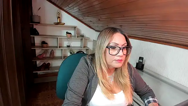 yayita mature online show from April 2026 06:06:01 PM