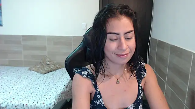 Snapshot of Martina1369 chatting on January 2025 11:02:01 PM Martina1369 online show from January 2025 11:02:01 PM