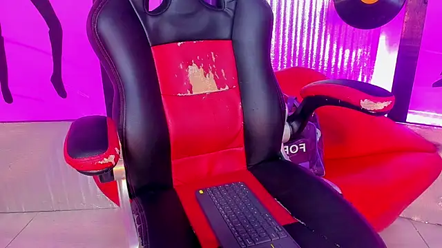 nickyminach  online show from March 2026 07:36:02 PM