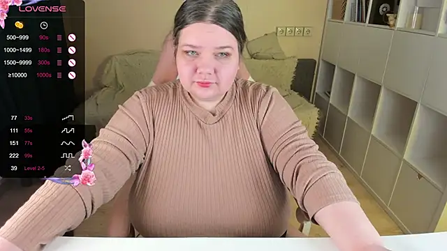 Snapshot of PlumPie chatting on January 2026 04:22:02 PM PlumPie online show from January 2026 04:22:02 PM