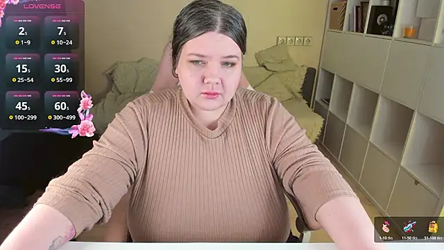 Snapshot of PlumPie chatting on February 2026 04:43:02 AM PlumPie online show from February 2026 04:43:02 AM