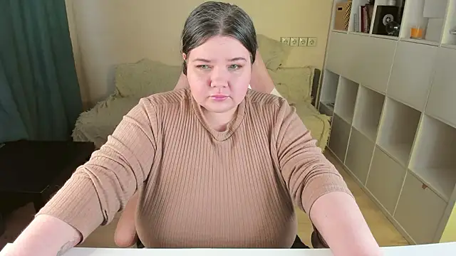 Snapshot of PlumPie chatting on March 2026 07:54:02 AM PlumPie online show from March 2026 07:54:02 AM