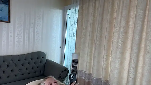 Snapshot of Eva_Nathan chatting on November 2025 02:32:01 AM Eva Nathan online show from November 2025 02:32:01 AM