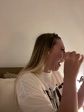 Snapshot of Eva_Ryen chatting on November 2025 05:22:01 PM Eva Ryen online show from November 2025 05:22:01 PM