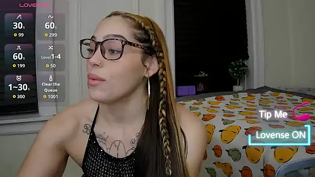 sapphirestorm8 online show from November 2025 03:28:01 AM