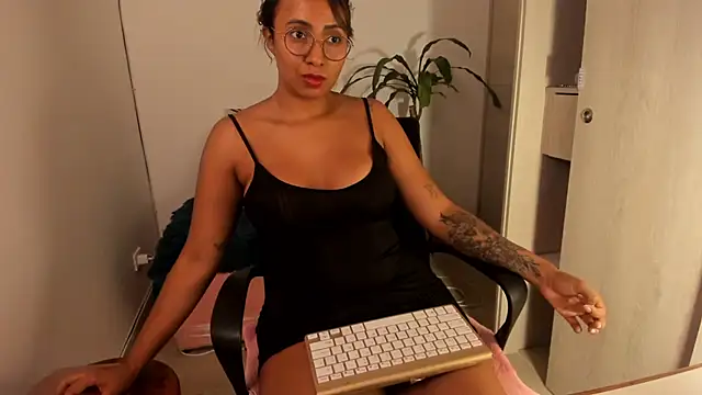 Victoriasant online show from February 2025 04:51:02 AM