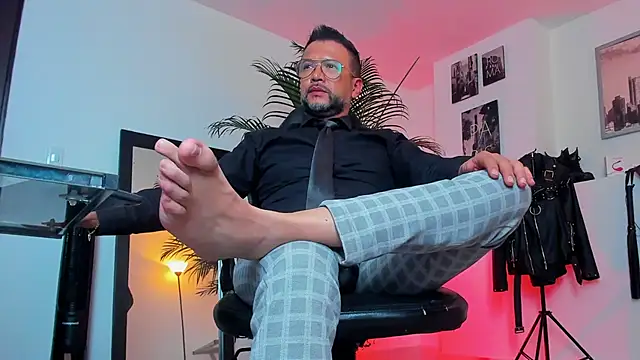 MrFrank tattoo online show from December 2024 03:11:01 PM