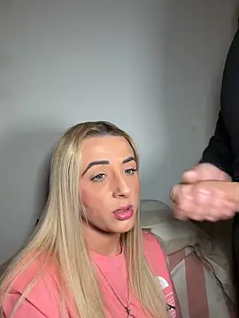 Strongqueen online show from April 2026 06:24:02 PM