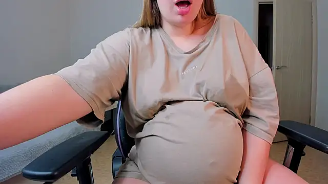 Snapshot of stella_vestal chatting on December 2025 03:17:01 PM stella vestal online show from December 2025 03:17:01 PM