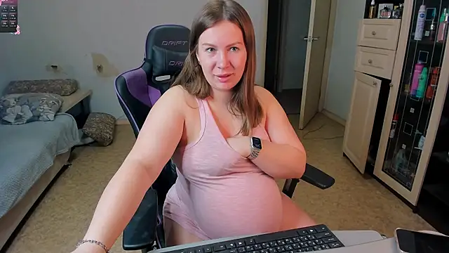 Snapshot of stella_vestal chatting on March 2026 04:00:01 PM stella vestal online show from March 2026 04:00:01 PM