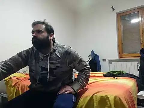 Attila985 online show from November 2025 08:42:02 PM